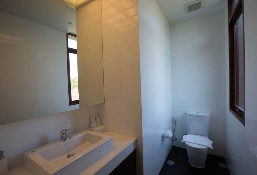 Amatapura Beachfront Villa 14, Sha Certified