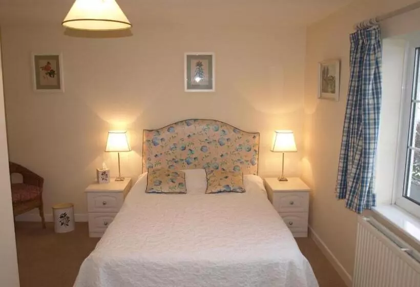 Aamiaismajoitus (B&B) Cleaver Cottage