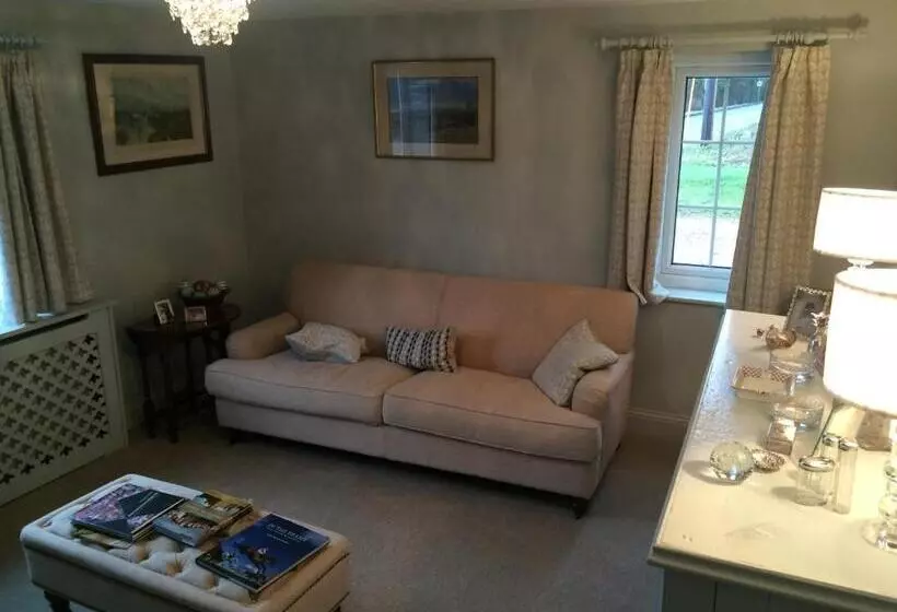 Aamiaismajoitus (B&B) Cleaver Cottage