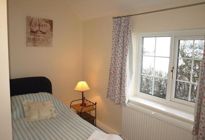 ベッドアンドブレックファースト Cleaver Cottage