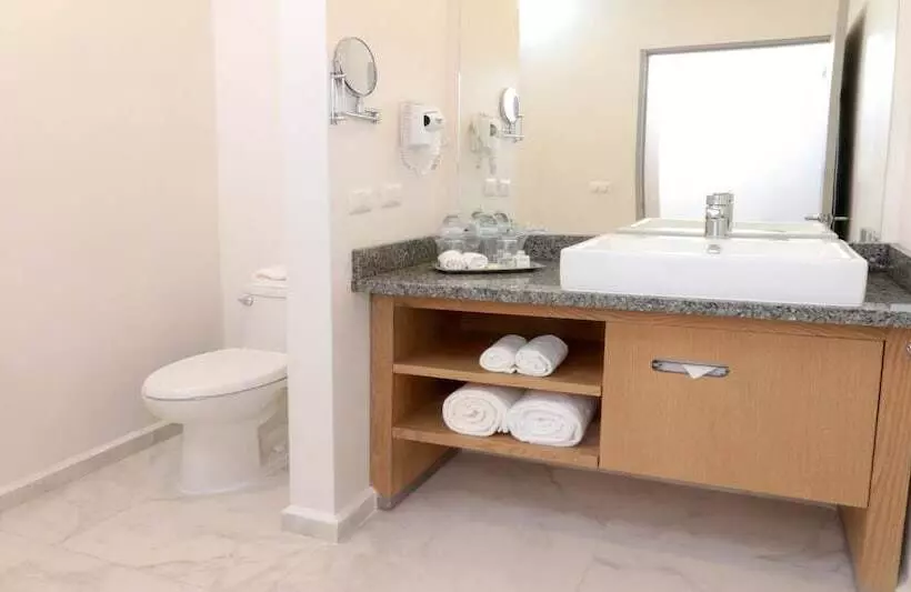 Bluu Hotel Aeropuerto Monclova Frontera