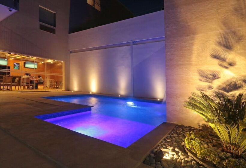 Bluu Hotel Aeropuerto Monclova Frontera