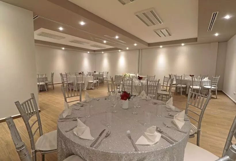 Bluu Hotel Aeropuerto Monclova Frontera