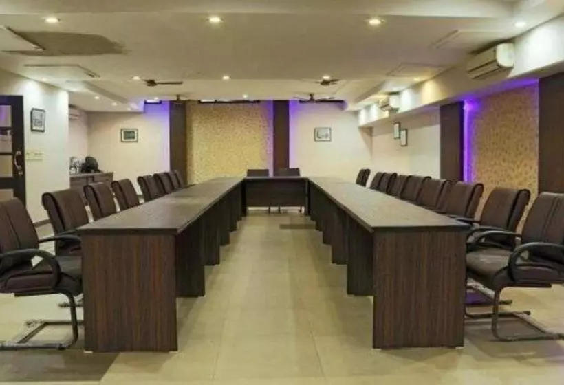 Fabhotel Cyber City