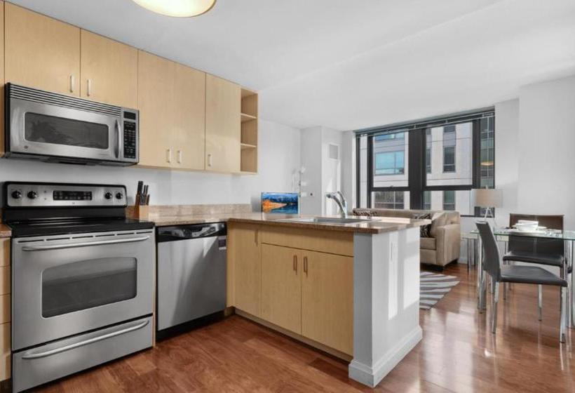 Global Luxury Suites At China Town