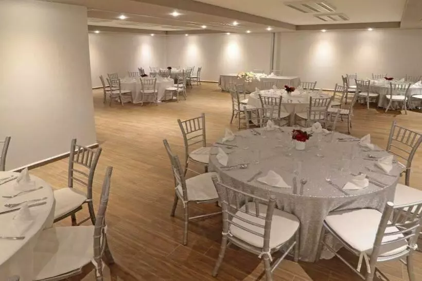 Bluu Hotel Aeropuerto Monclova Frontera