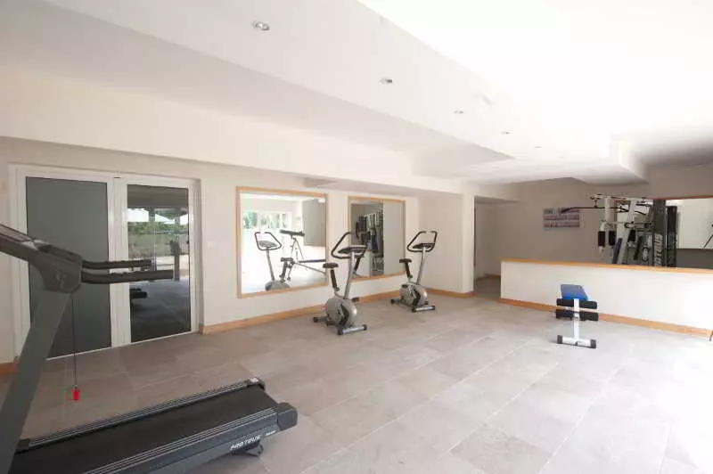 هتل Cape Bay Luxury Beach Apartments