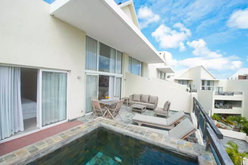 هتل Cape Bay Luxury Beach Apartments