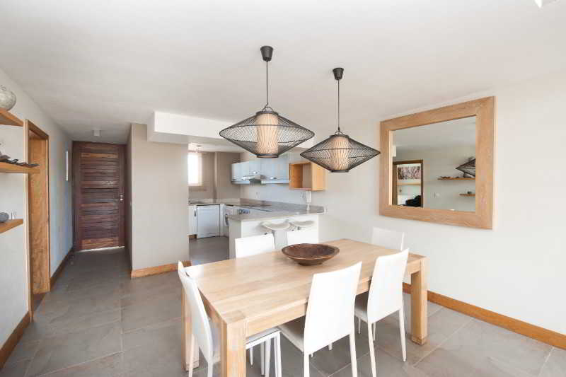 هتل Cape Bay Luxury Beach Apartments