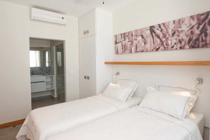 هتل Cape Bay Luxury Beach Apartments