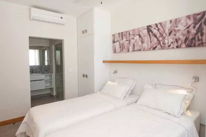 هتل Cape Bay Luxury Beach Apartments
