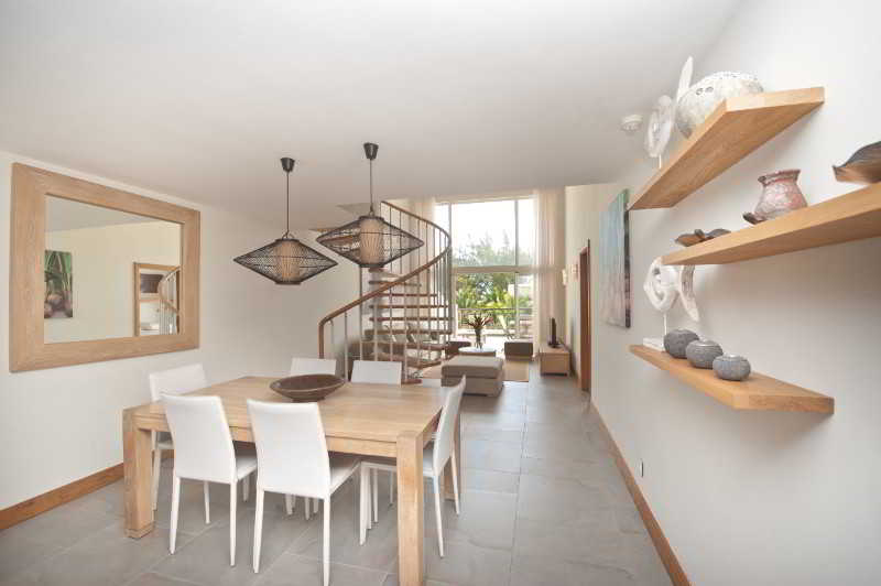 هتل Cape Bay Luxury Beach Apartments