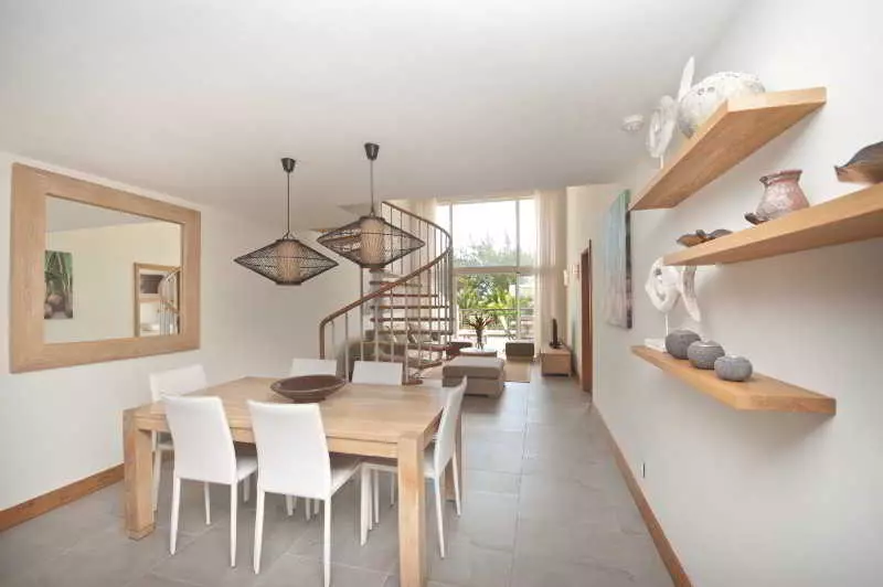 هتل Cape Bay Luxury Beach Apartments