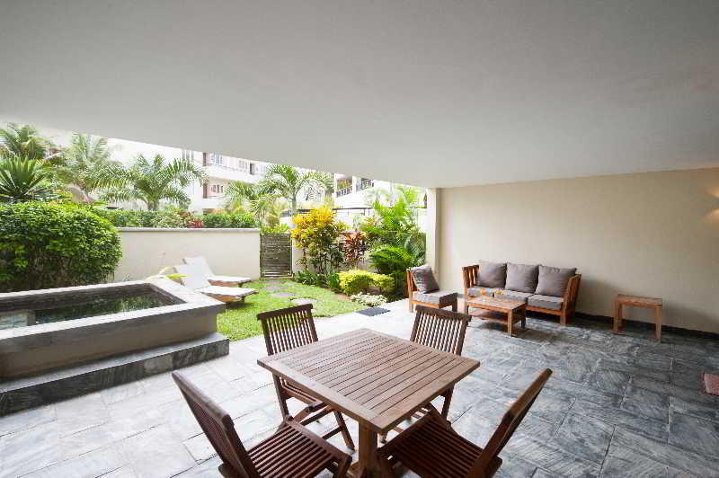 هتل Cape Bay Luxury Beach Apartments