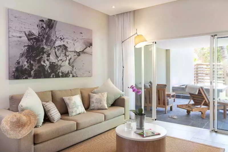 هتل Cape Bay Luxury Beach Apartments