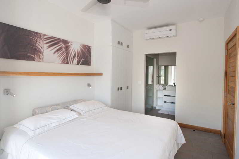 هتل Cape Bay Luxury Beach Apartments