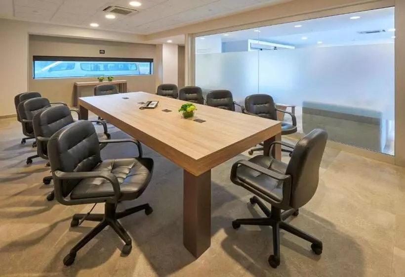 ホテル City Express By Marriott Ciudad De Mexico Aeropuerto