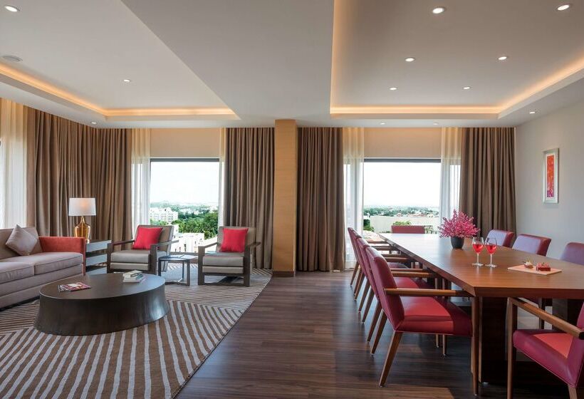 Feathers  A Radha Hotel, Chennai