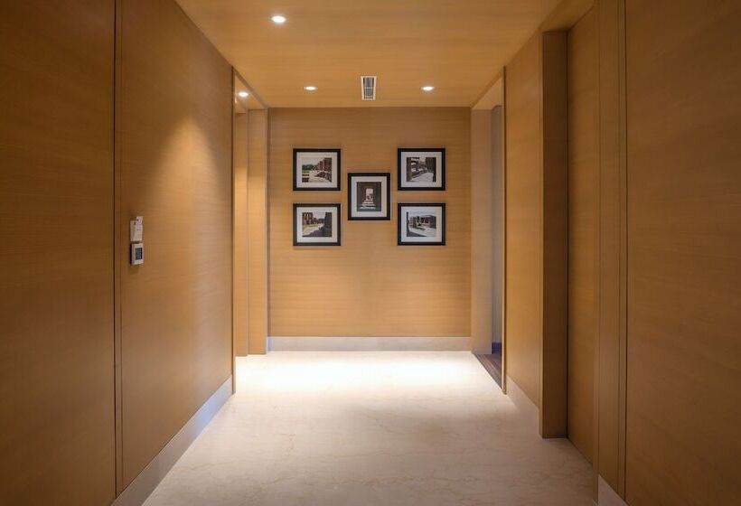 Feathers  A Radha Hotel, Chennai