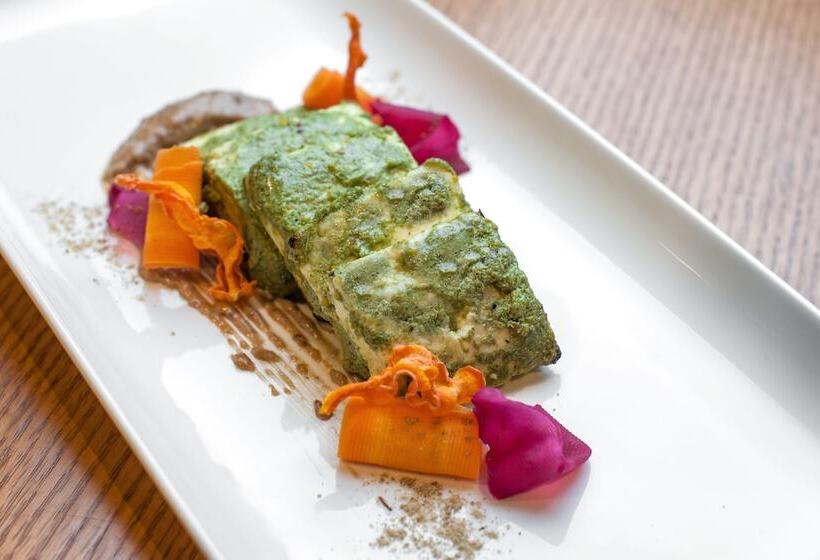 Feathers  A Radha Hotel, Chennai