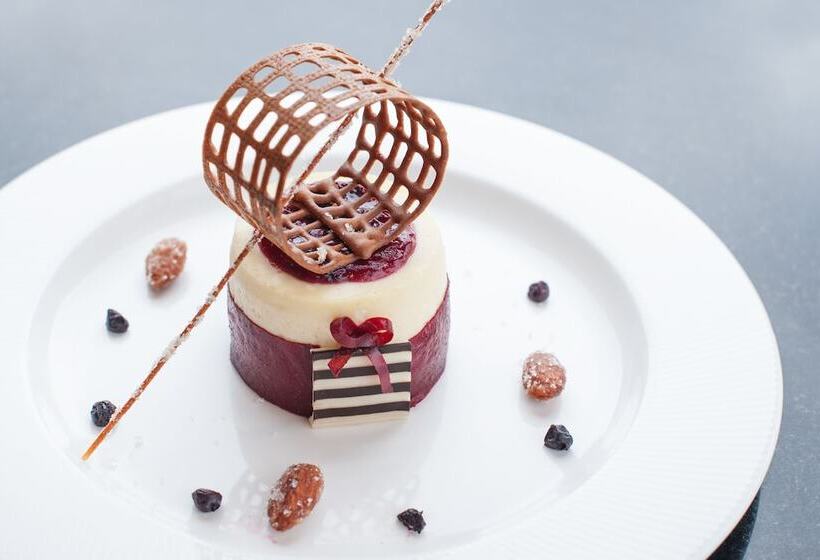 Feathers  A Radha Hotel, Chennai