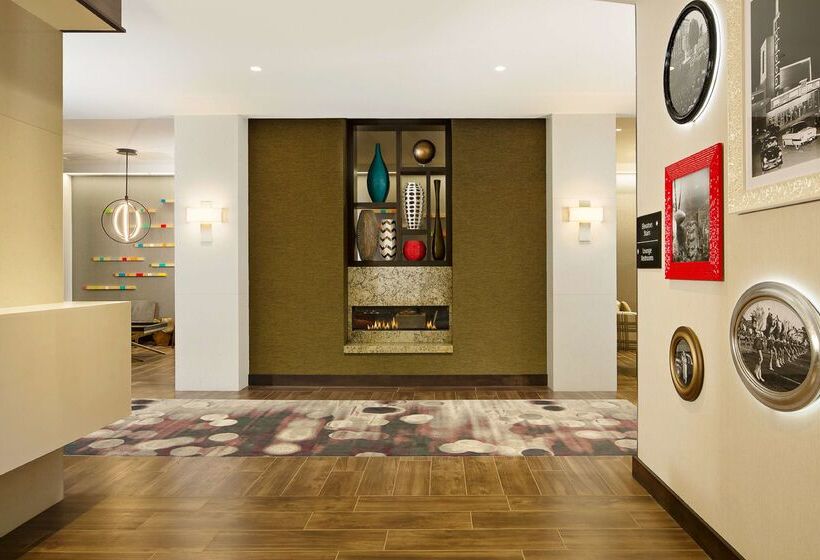 هتل Hampton Inn & Suites Dallas Downtown