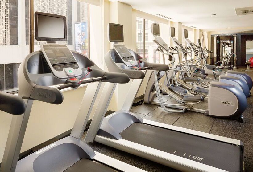 هتل Hampton Inn & Suites Dallas Downtown