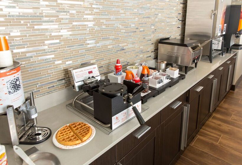 هتل Hampton Inn & Suites Dallas Downtown