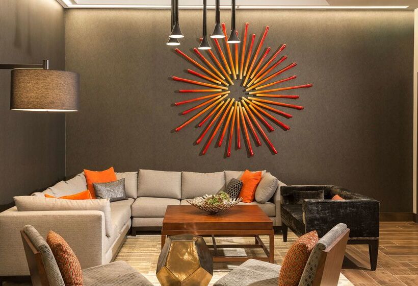 هتل Hampton Inn & Suites Dallas Downtown