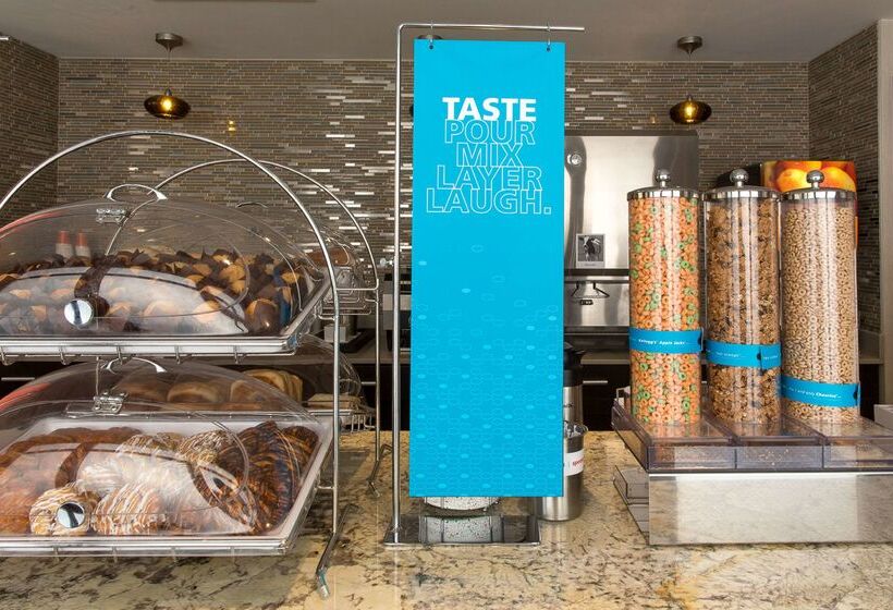 هتل Hampton Inn & Suites Dallas Downtown