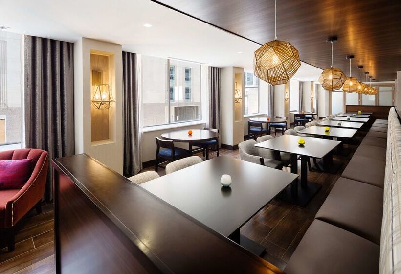 هتل Hampton Inn & Suites Dallas Downtown