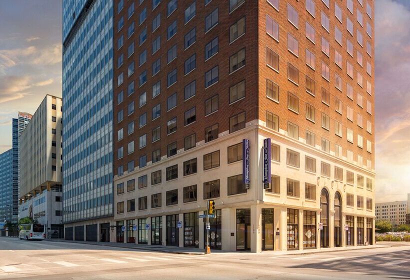 هتل Hampton Inn & Suites Dallas Downtown