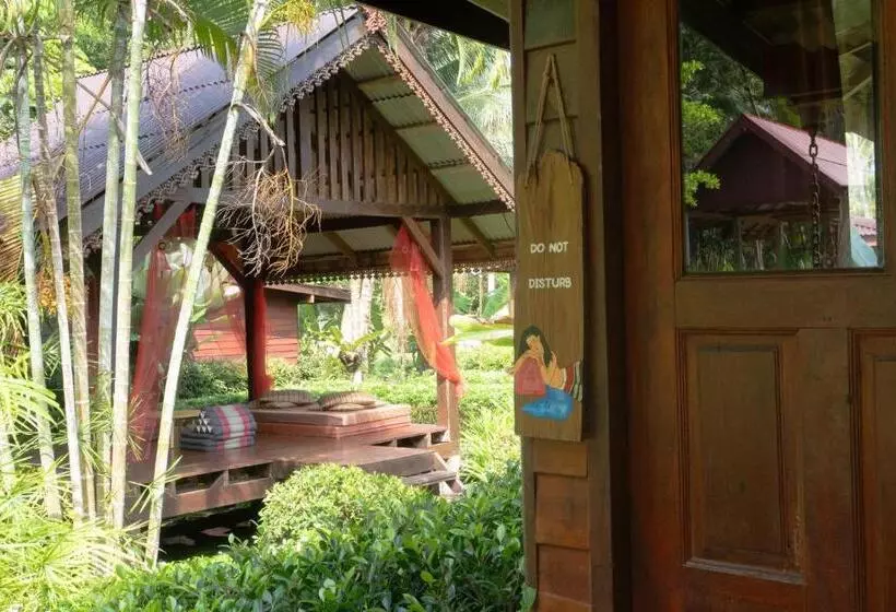 هتل Leeloo Paradise