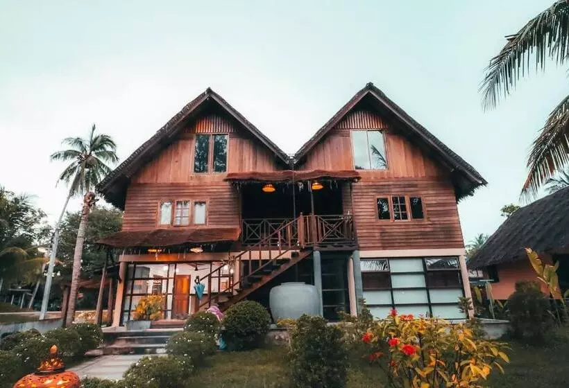 هتل Leeloo Paradise