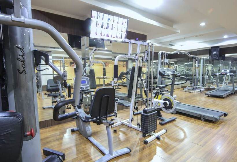 ホテル New Hollywood