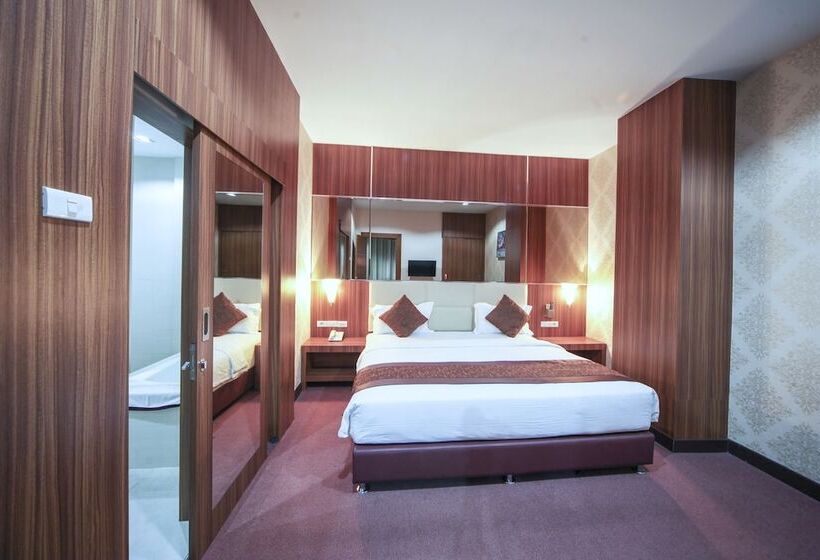 ホテル New Hollywood