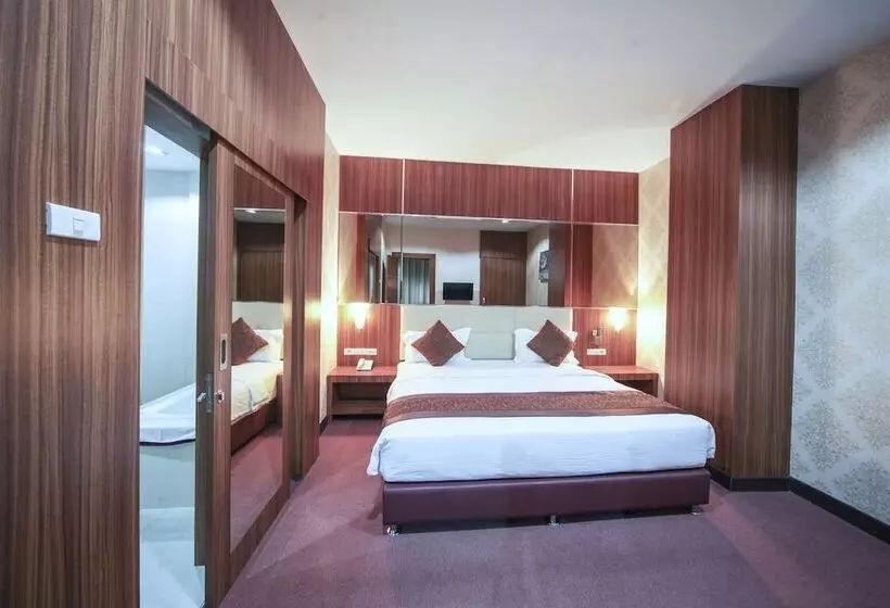Hotelli New Hollywood