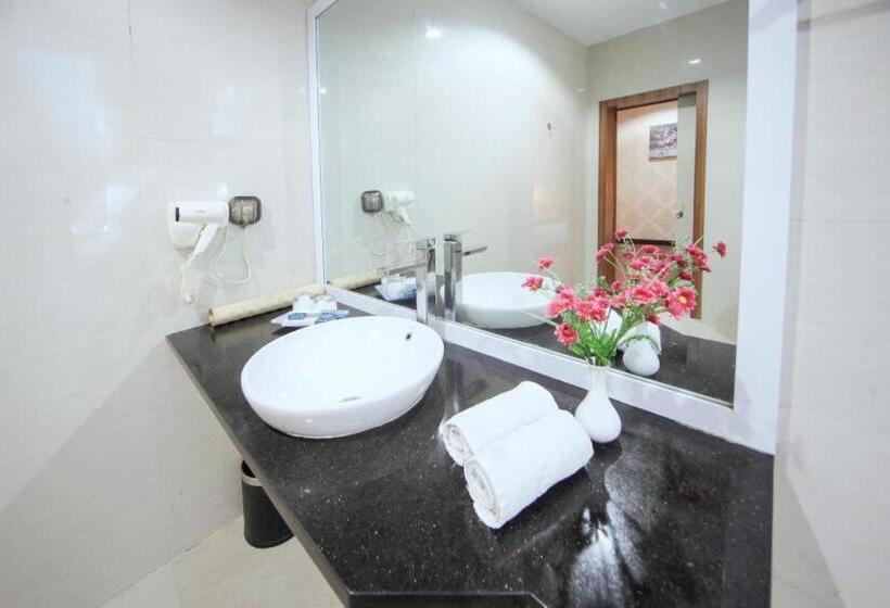 ホテル New Hollywood