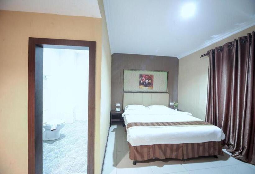 ホテル New Hollywood