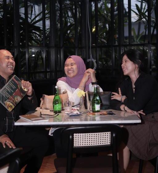 ホテル New Hollywood