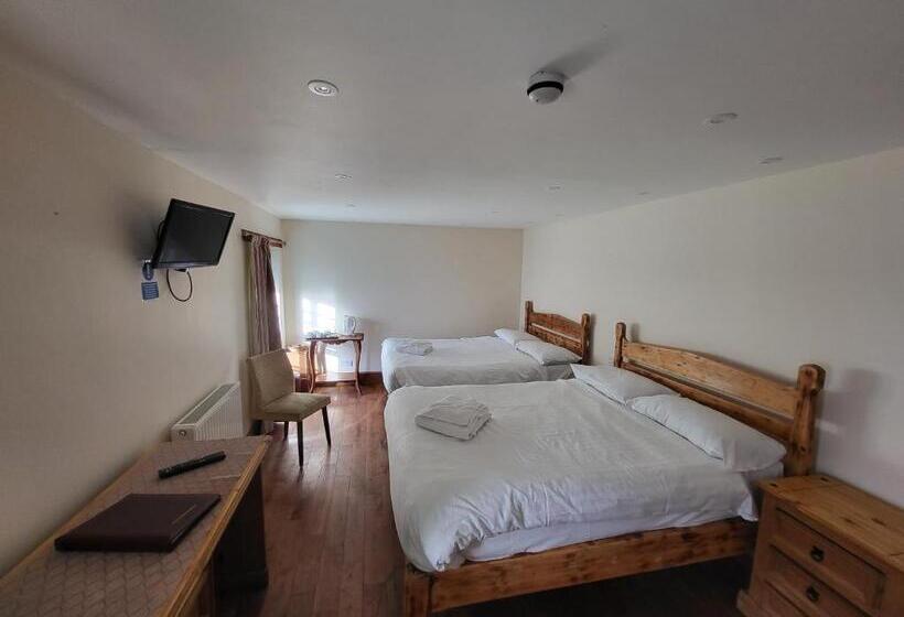 בית מלון כפרי Royal Britannia