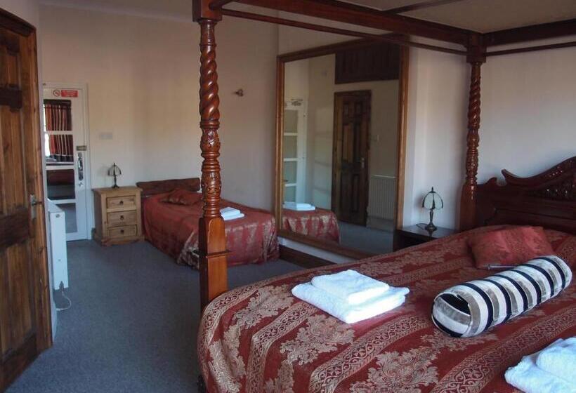 בית מלון כפרי Royal Britannia