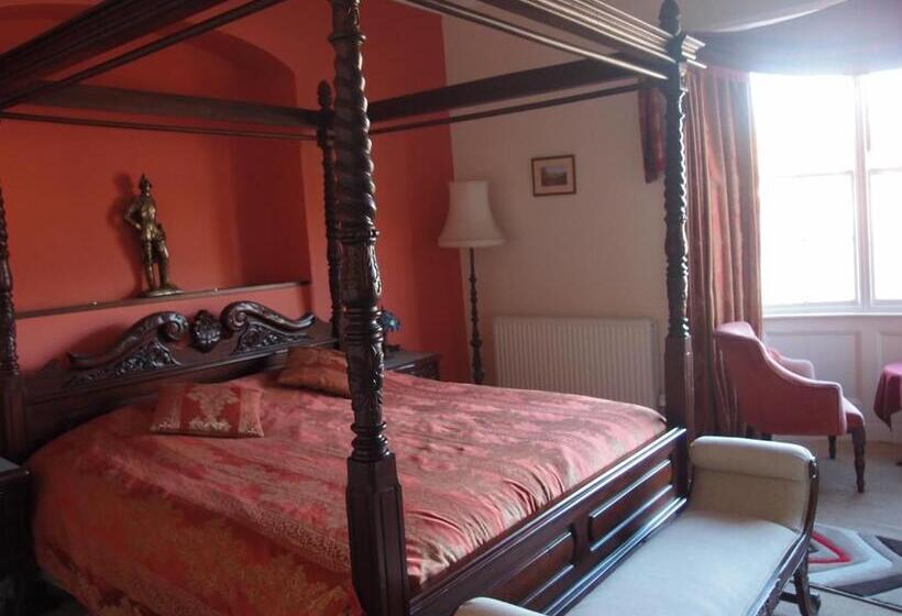 בית מלון כפרי Royal Britannia