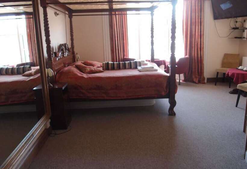 בית מלון כפרי Royal Britannia