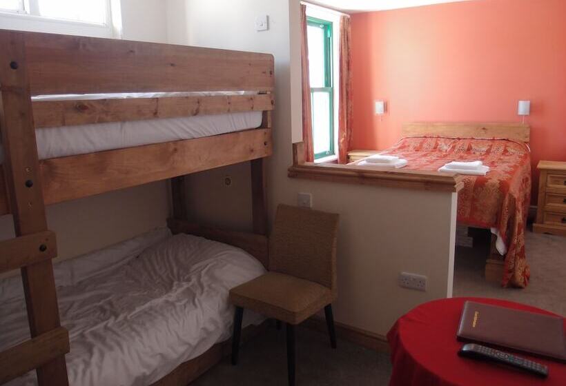 בית מלון כפרי Royal Britannia