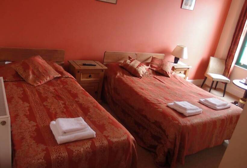 בית מלון כפרי Royal Britannia