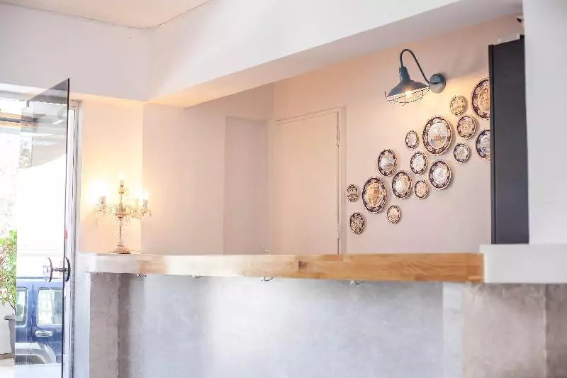 ホテル Tinas Plus