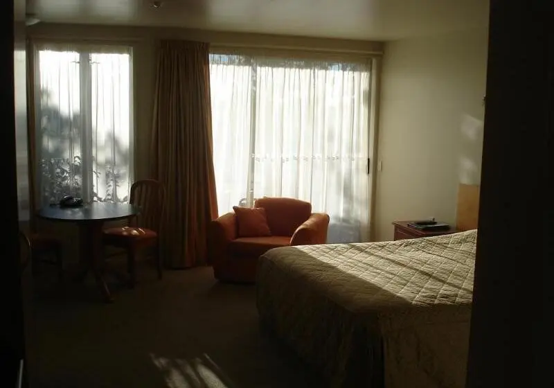 Parkside Motel