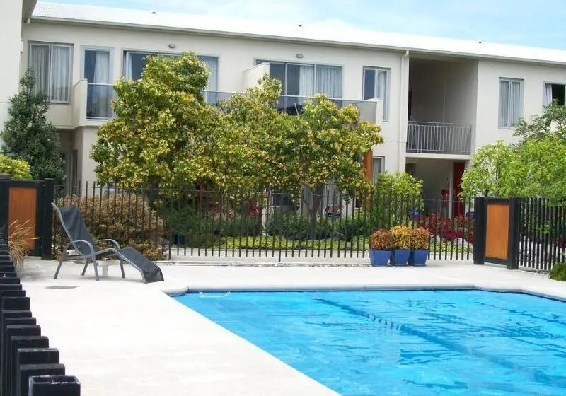 Parkside Motel