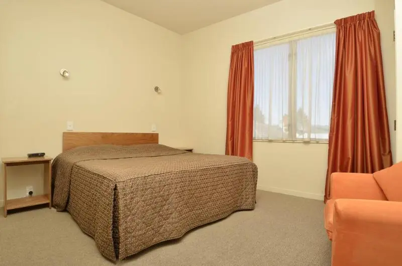 Parkside Motel